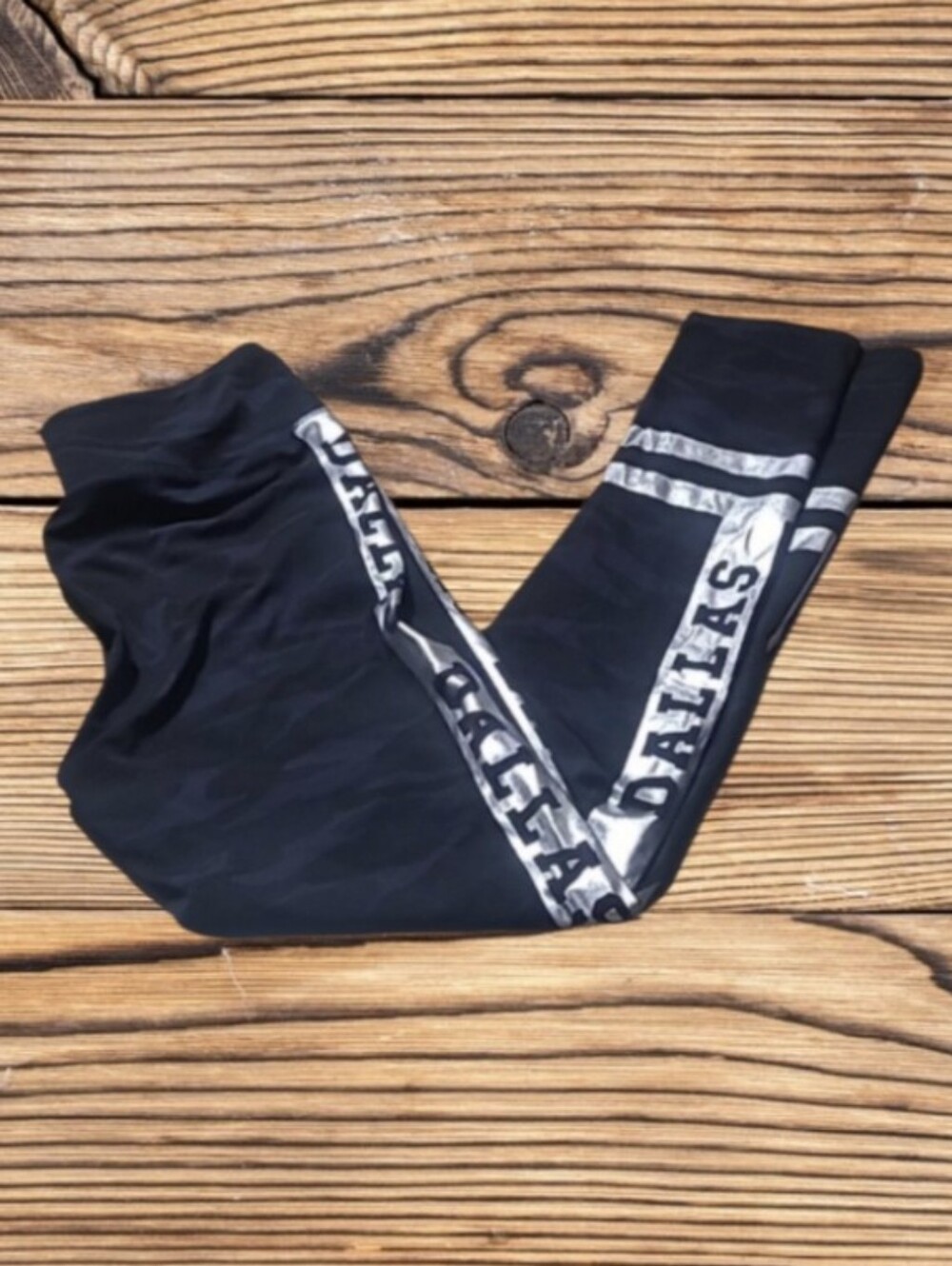 NWT WOMEN'S LYDAA LEGGINGS DALLAS DOWN THE SIDE LEGS